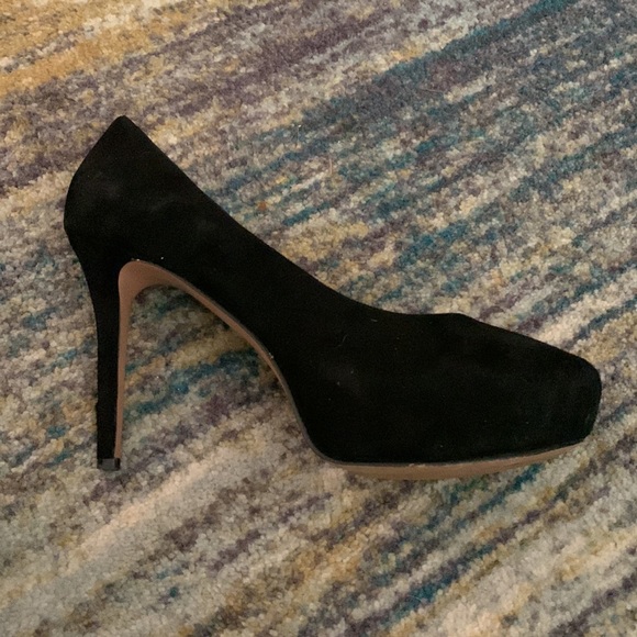 Black suede Nine West platform heels 7 1/2 - Picture 4 of 5